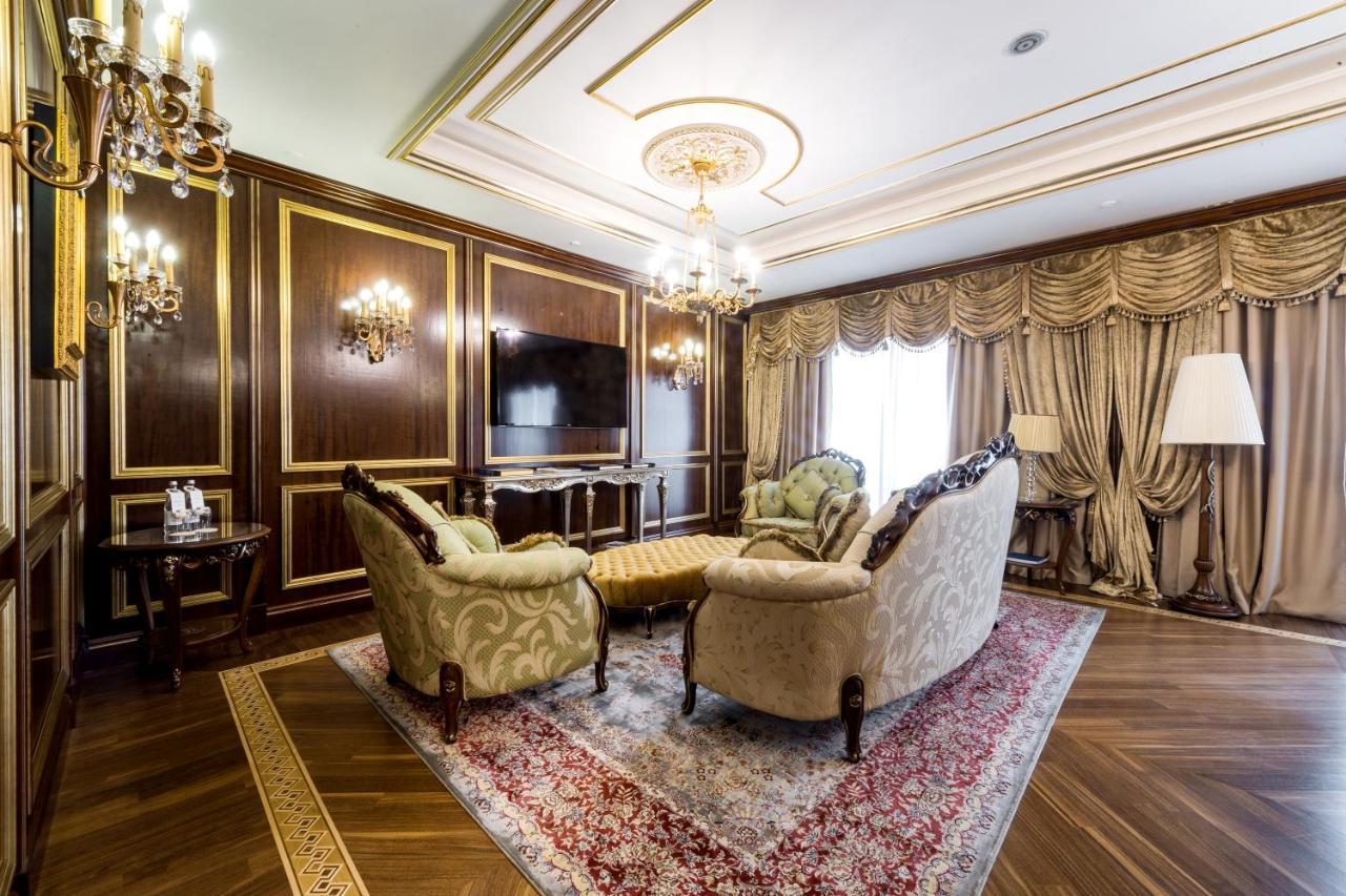 リクソス カディシャ シムケント ホテル エクステリア 写真 A living room in a luxury apartment