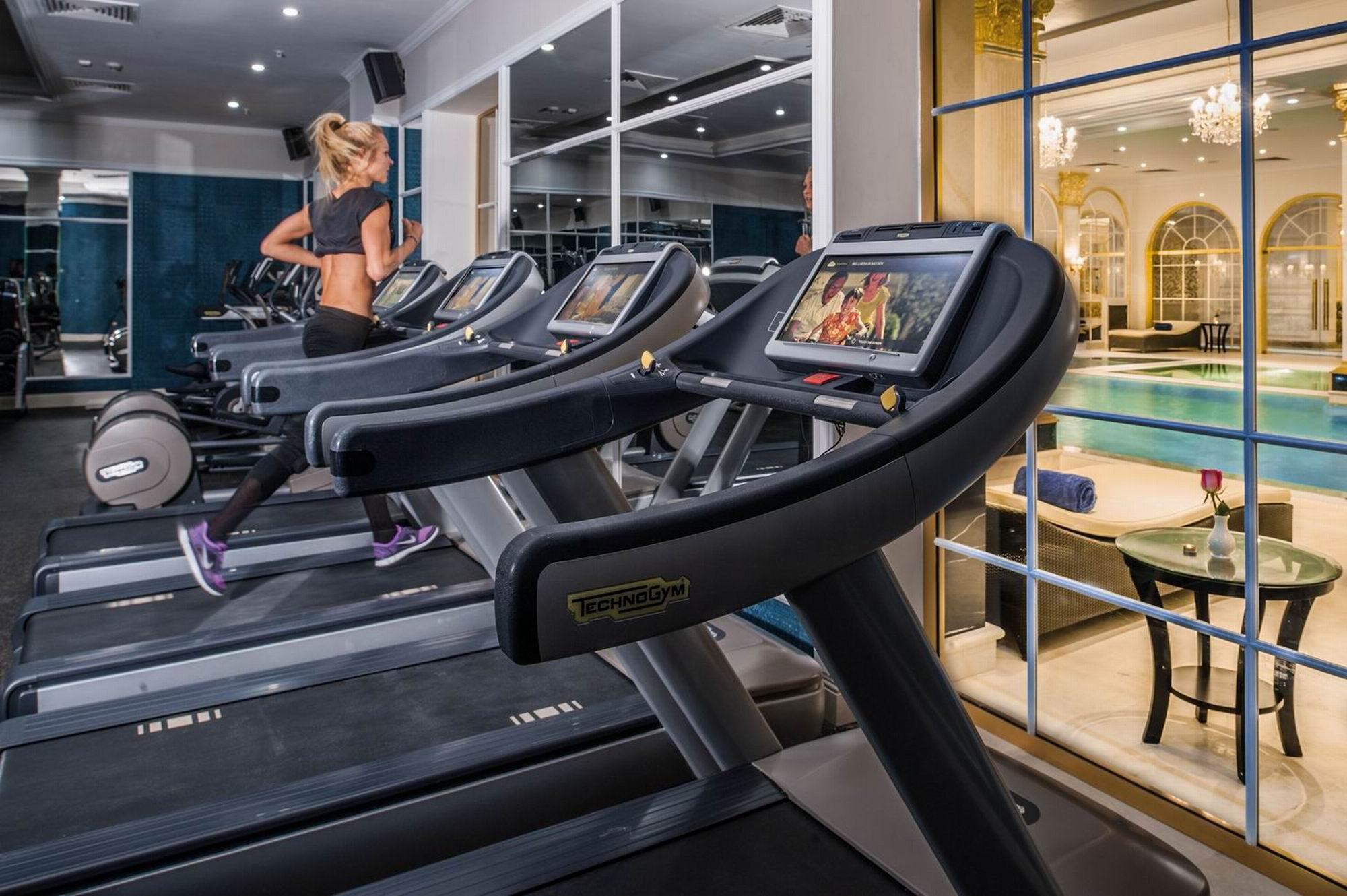 リクソス カディシャ シムケント ホテル エクステリア 写真 A treadmill