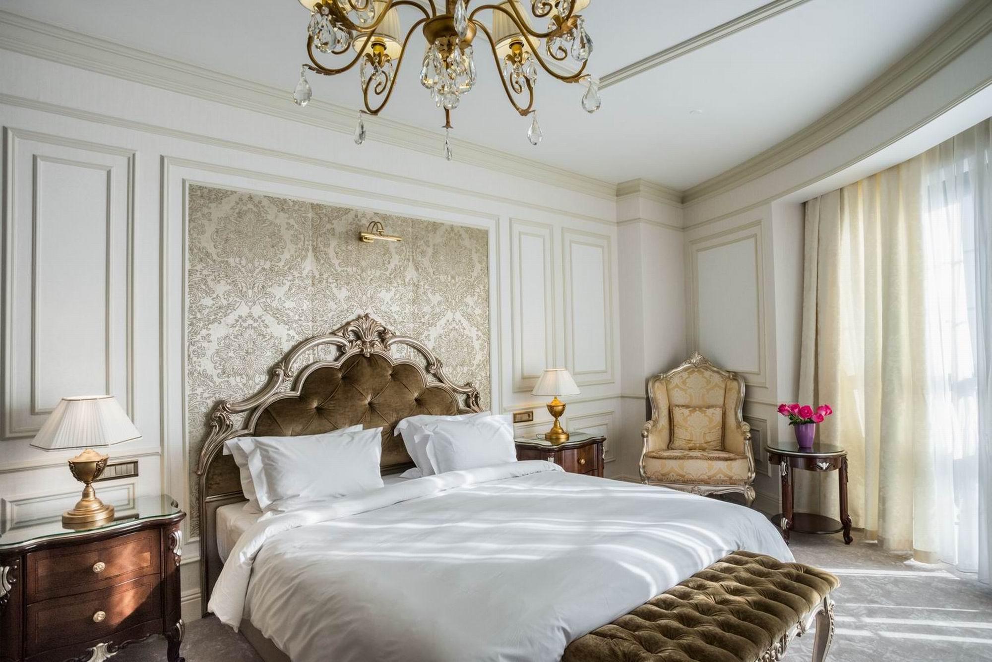 リクソス カディシャ シムケント ホテル エクステリア 写真 A bedroom at the Four Seasons Hotel
